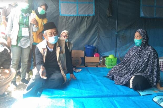 Gubernur Sulbar Menangis saat Temui Pengungsi Korban Gempa di Polman