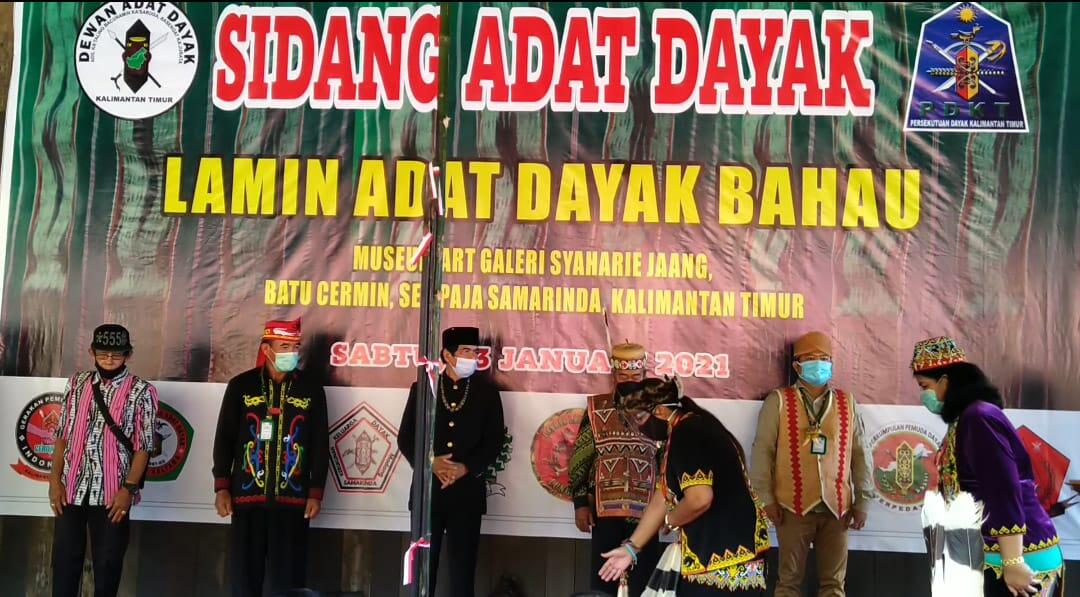 Oknum yang Mengaku Sebagai Petinggi Dayak di Kutim Diberi Sanksi Adat 