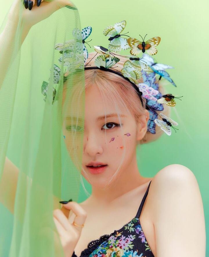 Rosé BLACKPINK Akan Menampilkan Lagu Solonya di Konser Online Akhir Bulan Ini