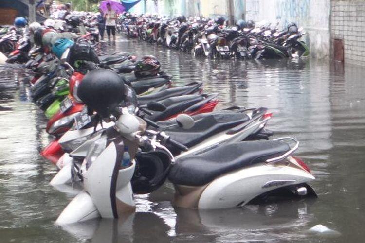  Motor Terendam Banjir, Lakukan Hal ini Dulu Gan!