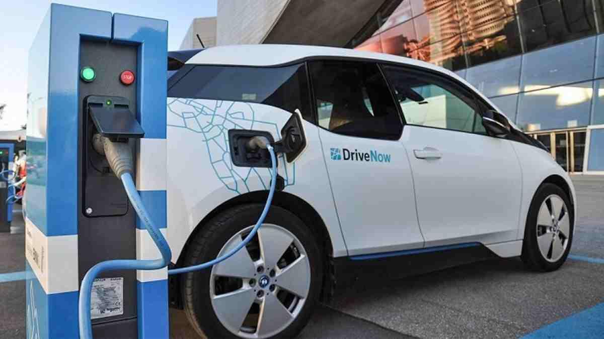 Mobil Listrik di Indonesia, Apa Kabar Dengan Daerah Tanpa Listrik?