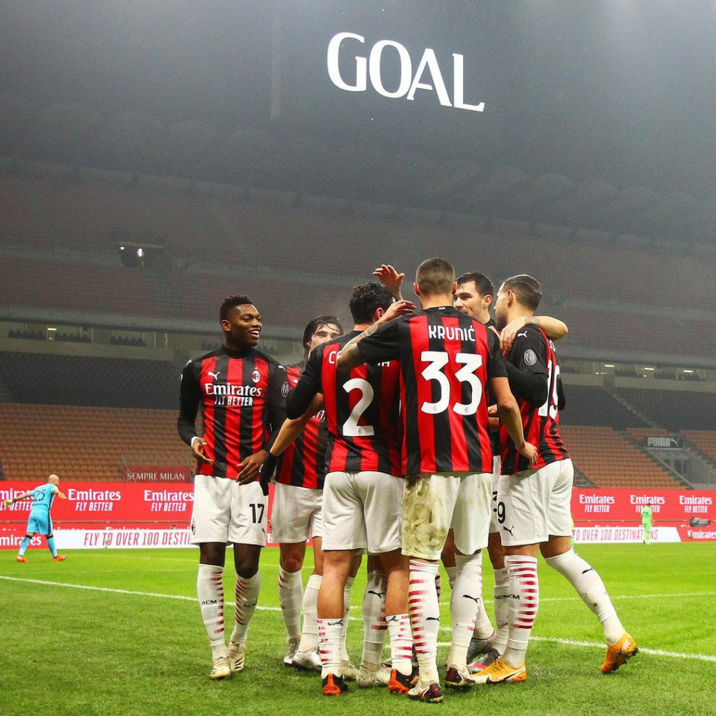 5 Pesepak Bola Legend yang Pernah Membela AC Milan