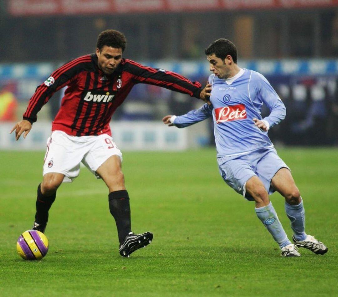 5 Pesepak Bola Legend yang Pernah Membela AC Milan