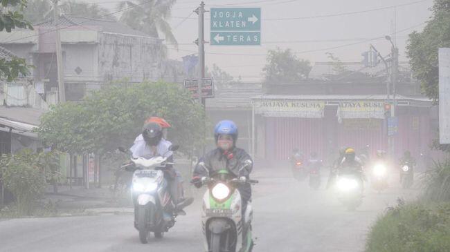 Gunung Merapi Erupsi, Hujan Abu Selimuti Boyolali
