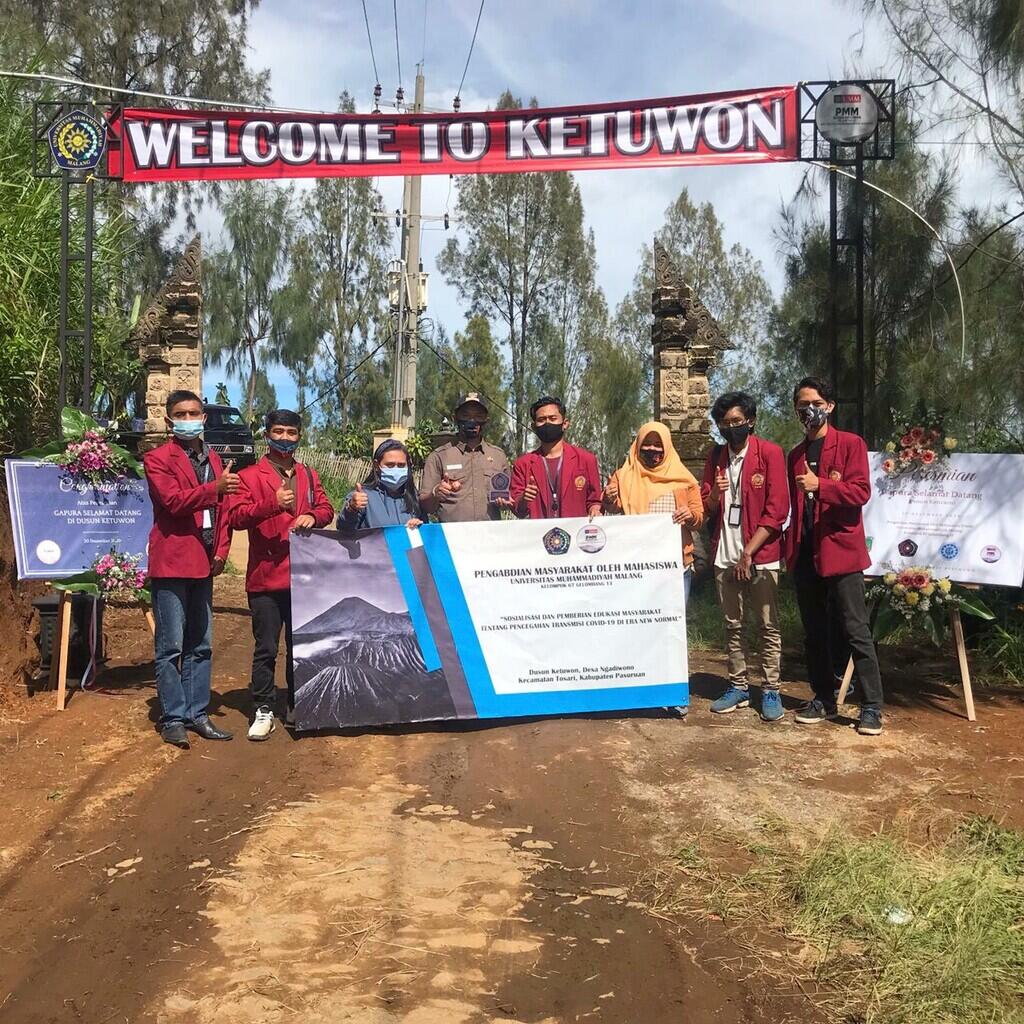 PEMBANGUNAN GAPURA SELAMAT DATANG YANG DILAKUKAN OLEH MAHASISWA UMM