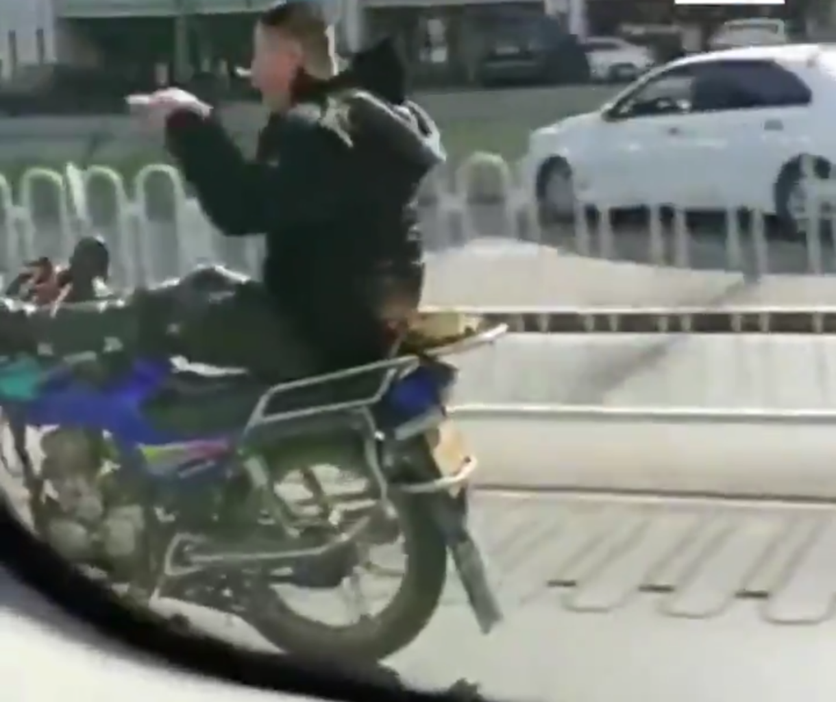 Video Aksi 'JOGET' Diatas Motor Ini Viral Dan Didenda Rp.2 Juta !