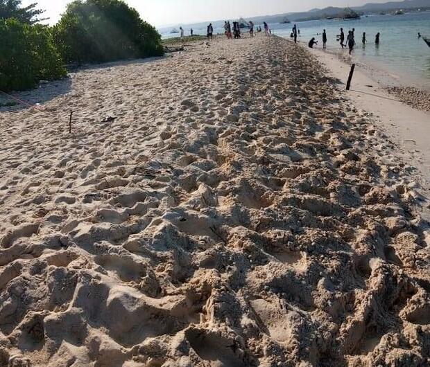 Pulau Oar! Pasir Pantai Sensasi Tepung Terigu, Halus Banget!