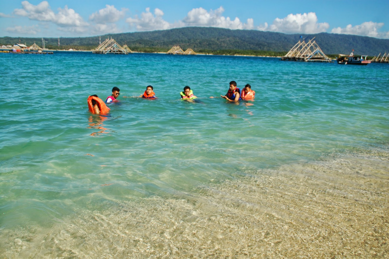 Pulau Oar! Pasir Pantai Sensasi Tepung Terigu, Halus Banget!