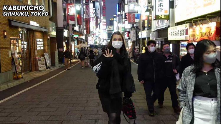 Yuk, Jelajahi Red Light District Kabukicho Bareng Maria Ozawa!