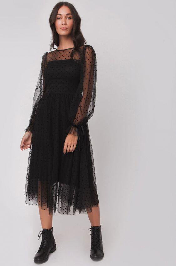 Tips Padu-Padan Baju Tembus Pandang, Biar Nggak Terlihat VULGAR &amp; Makin Stylish.