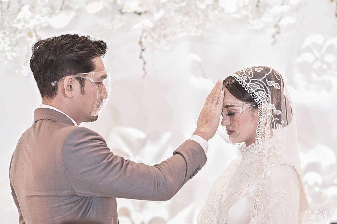 Ibnu Jamil Akhirnya Jatuh Kepelukan Ririn Ekawati, Begini Momen Romantisnya