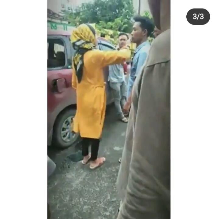 Tertangkap Bawa Istri Orang, Oknum Lurah Ini Masih Tersenyum Walau Kaca Mobil Pecah