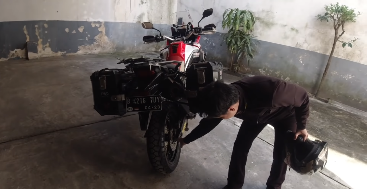 Tips Touring Motor Aman Dan Nyaman