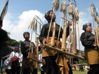 Jangan Ngaku Cinta Indonesia Kalo Belum Kenal Alat Musik Ini!