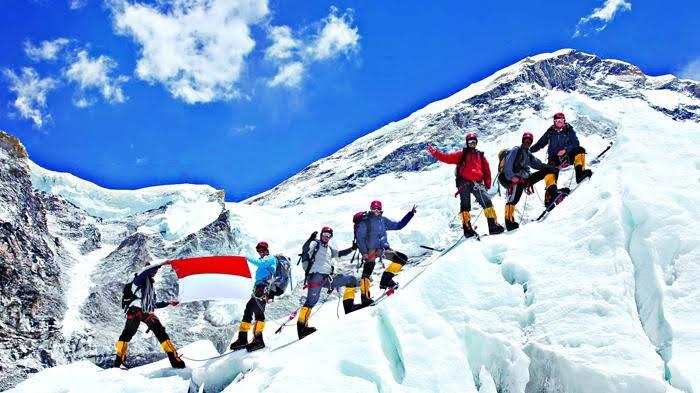 Kenapa Jasad Di Gunung Everest Dibiarkan Begitu Saja? 