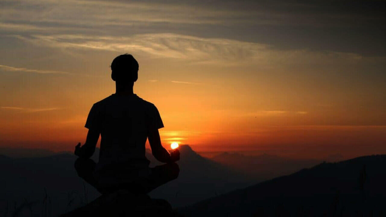 Raih Kedamaian Sejati dalam Hidup Melalui Meditasi dan Terapi VR