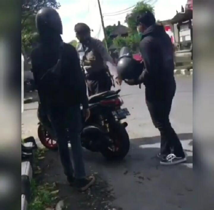 Apes! Niat Beri Hukuman ke Pemilik Sepeda Motor, Polisi ini Malah Dihukum Kendaraan