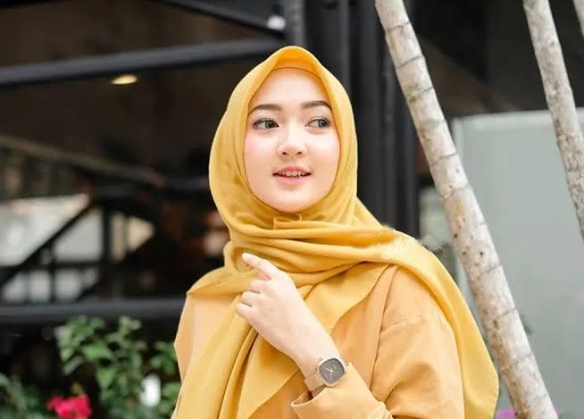 Wanita Cantik, Pasti Cepat Viral 