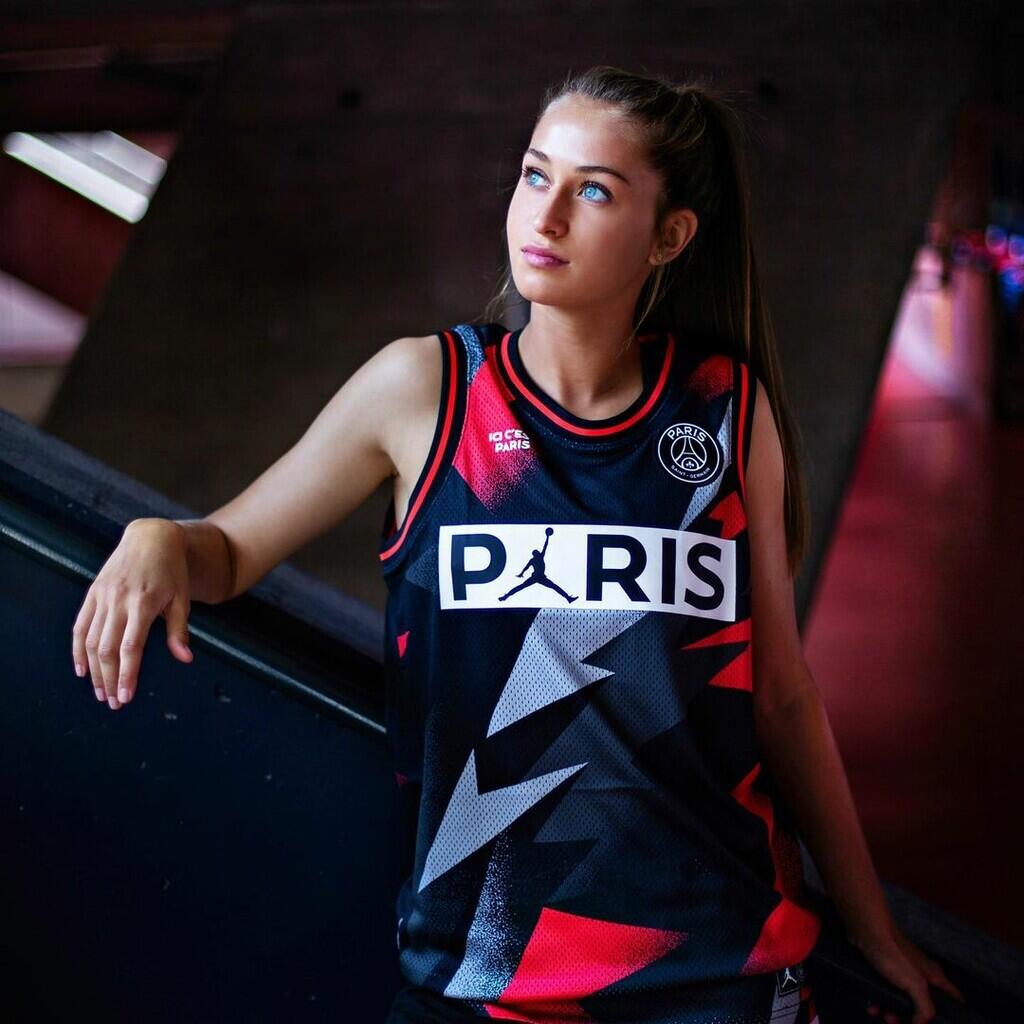 5 Potret Pacar Alphonso Davies: Udah Cakep, Pemain Bola Pula!