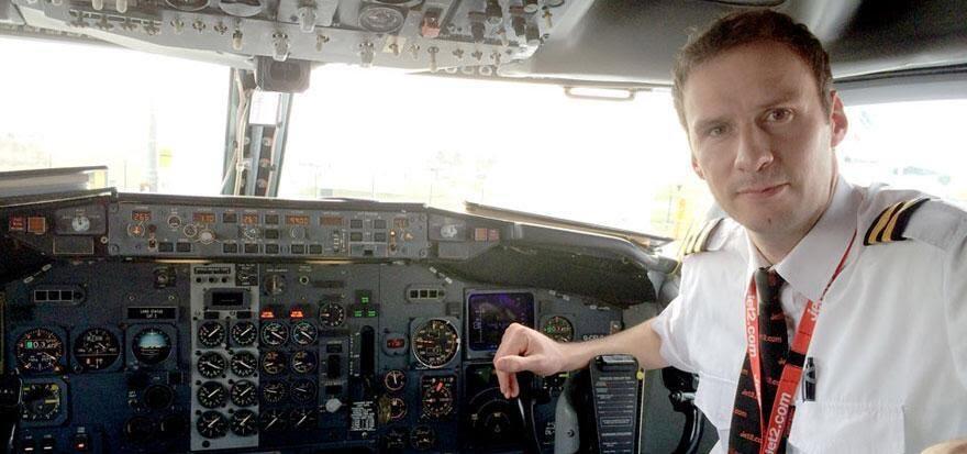 Richard Kell, pensiun dini dari sepakbola jadi pilot kemudian