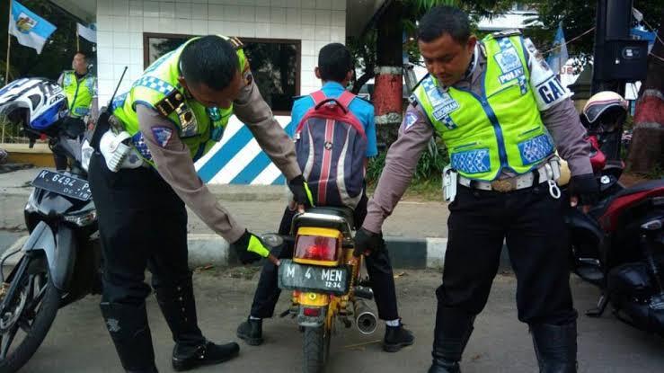 Modifikasi Plat Nomor Cantik Diperbolehkan, Begini Aturannya Gan