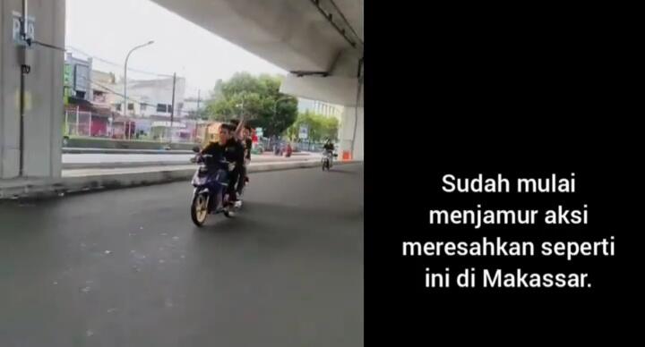 Bikin Geram, Aksi Remaja Naik Motor Ugal-ugalan di Jalan Raya Meresahkan Masyarakat! 