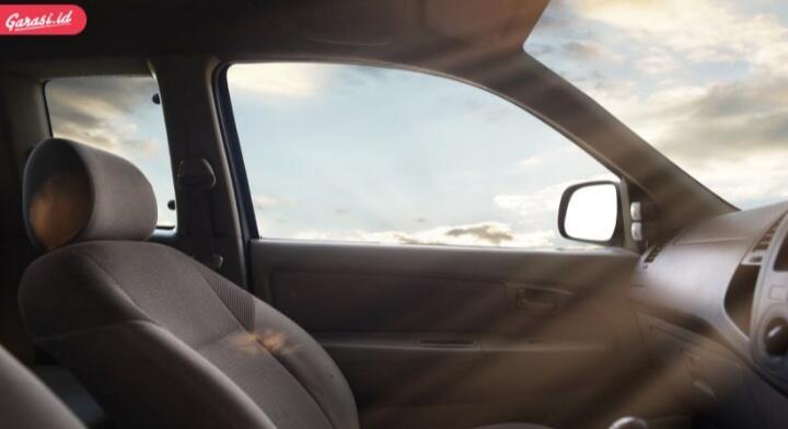Tips Merawat Kaca Film Toyota Corolla Altis Biar Performa Semakin Manis Memesona