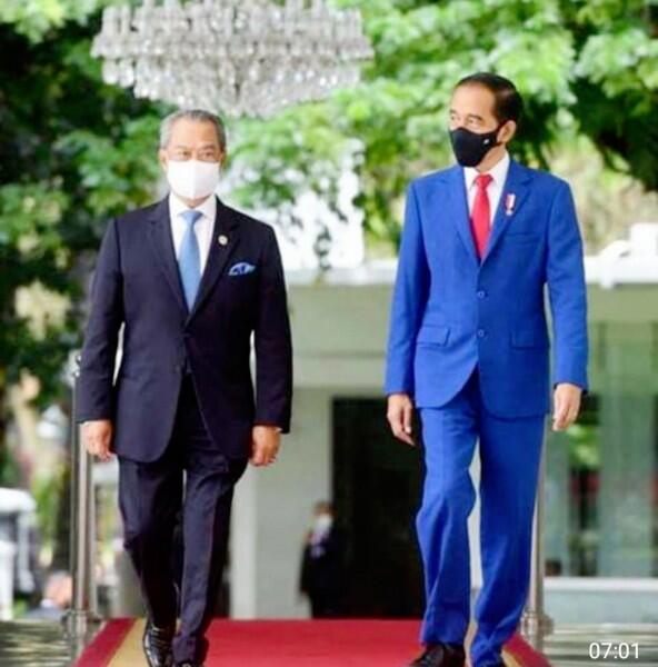 Pakai Jas Biru, Jokowi Singgung Soal Isu Kudeta...