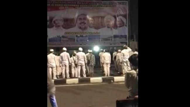 Habib Rizieq Segera Duduk di Kursi Pesakitan, Tim Kuasa Hukum Hanya Bisa Pasrah