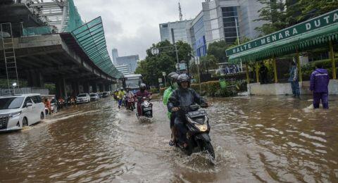 Sejumlah Titik di Jakarta Kebanjiran, Pintu Air Sunter Hulu Sudah Siaga 1
