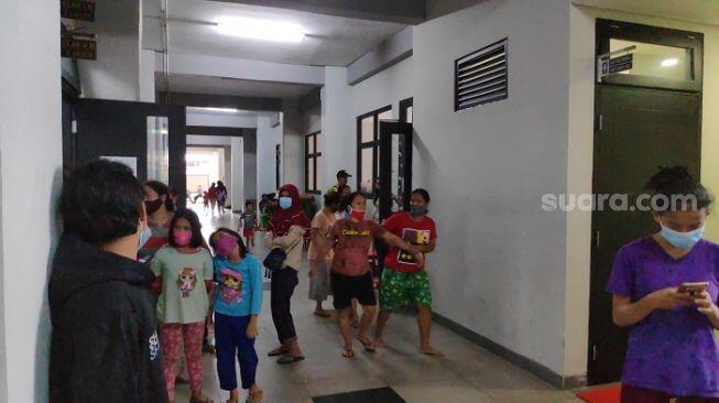 Nasib Korban Banjir di Kebon Pala, Berjubel di Pengungsian saat Corona