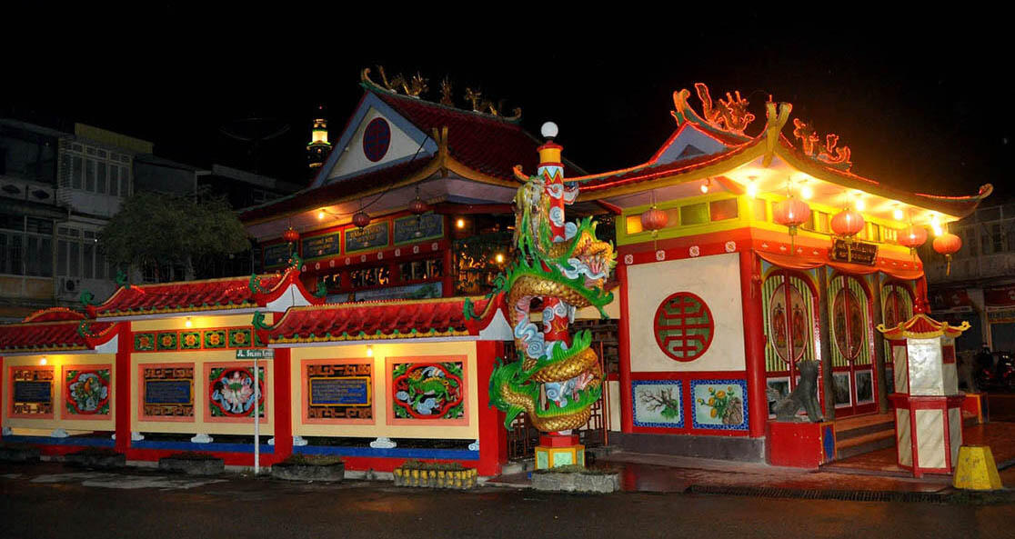 Pesona Romantisme Imlek di Singkawang, Kota Seribu Klenteng Hongkongnya Indonesia!