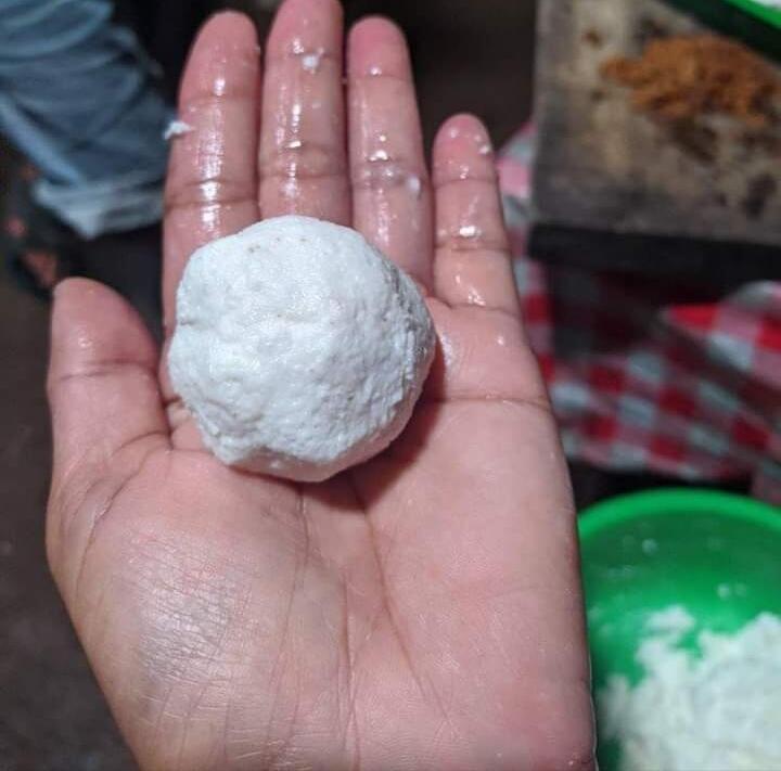 Tak Hanya Ketan, Singkong Pun Bisa Dibuat Gemblong Loh! 