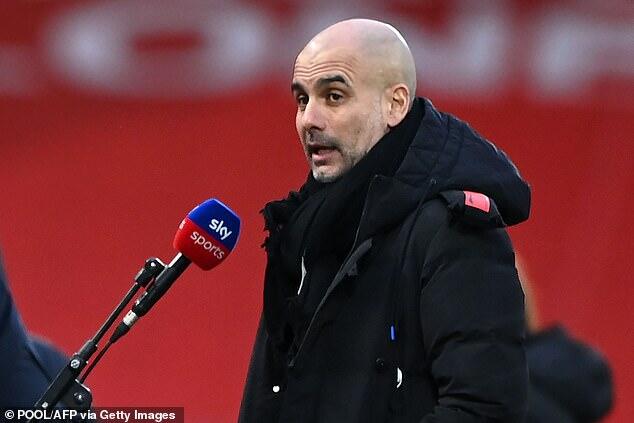 Pep Guardiola enggak mau jumawa walaupun Manchester City berdiri mantap di puncak