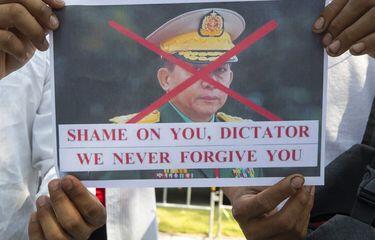 Surati Rekan Sesama Pelaku Kudeta di Thailand Minta Bantuan Demokrasi