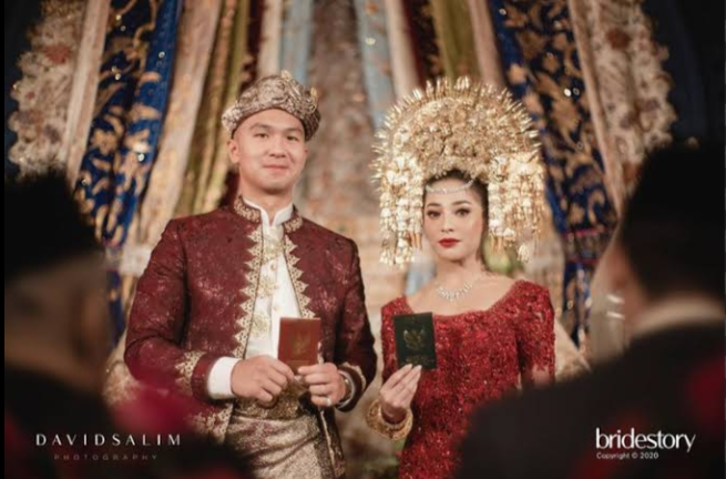 5 Pasangan Selebriti Yang Nekat Nikah Saat Pandemi!