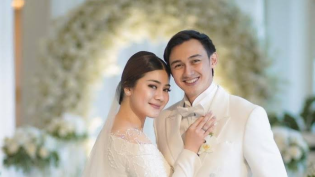 5 Pasangan Selebriti Yang Nekat Nikah Saat Pandemi!