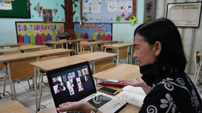 Saya Ingin Segera Di Vaksin Agar Bisa Mengajar Seperti Dulu Lagi