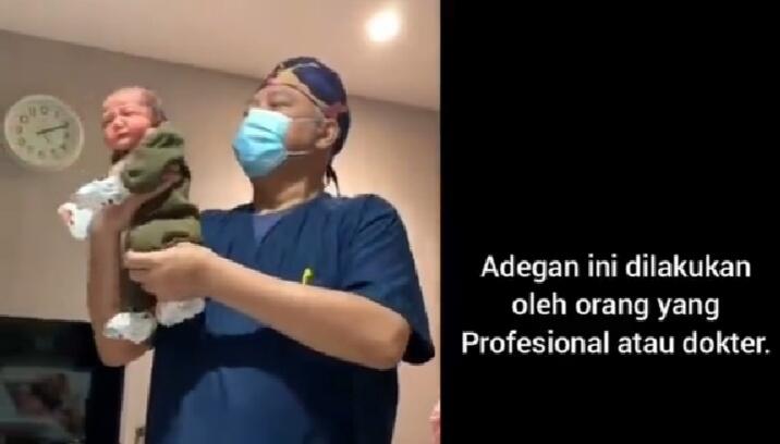 Ngeri, Aksi Dokter Mengayun Bayi Baru Lahir Gunakan Satu Tangan! Apakah Manfaatnya?