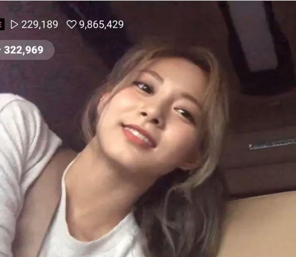 Tzuyu 'TWICE' dan Shuhua '(G)I-DLE' Habiskan Momen Tahun Baru Lunar Bersama