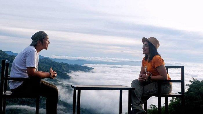 Bersama Pasangan Ke Bukit Bengkayang, Biar Berasa Doble Di Atas Awannya!