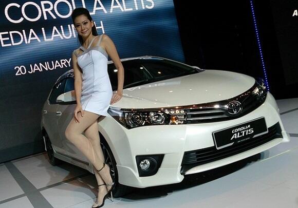 Pastikan Mobil Corolla Altis Agan Tampak Bening &amp; Kinclong Bak SPG. Inilah Tipsnya!