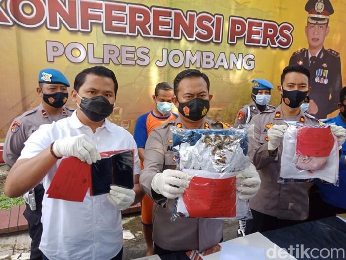 Pimpinan Ponpes di Jombang Cabuli dan Setubuhi 6 Santriwati