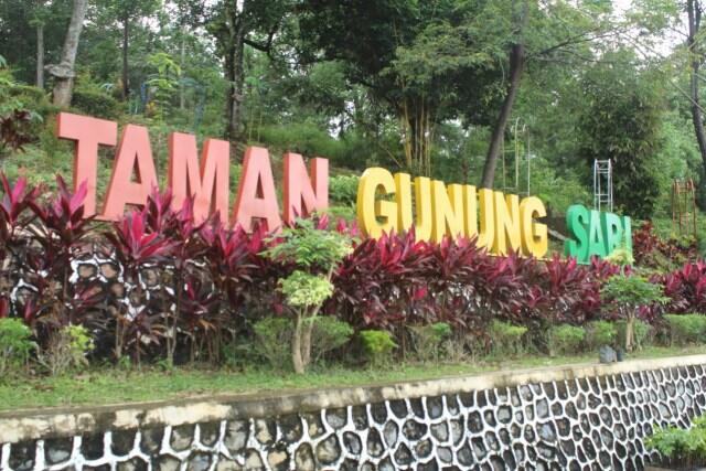 Ajak Pasanganmu ke TAMAN GUNUNG SARI Singkawang! bisa foto mesra di Jembatan Selfie..