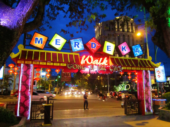 Merdeka Walk, Tempat Nongkrong dengan Nuansa Romantis Penuh Cinta!