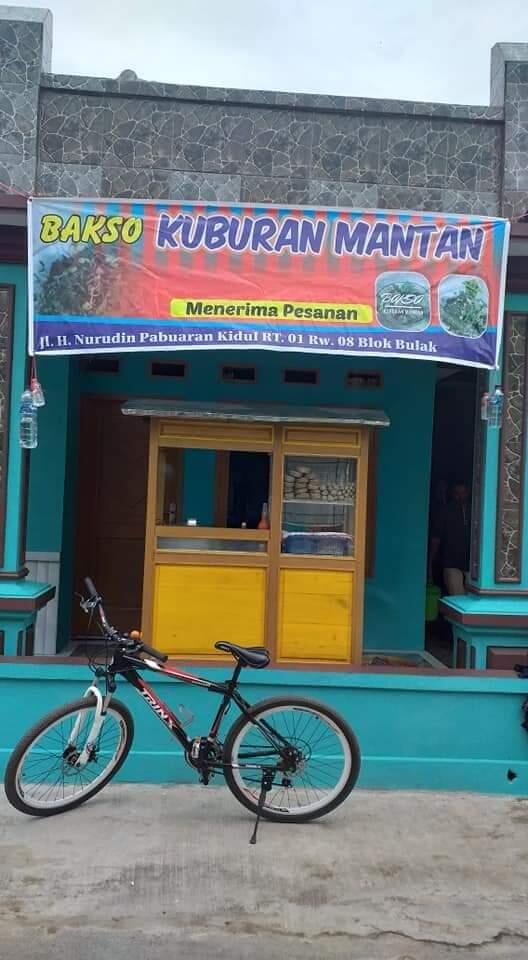 Saat Menikmati Kuliner Bakso Kuburan Mantan, Apa yang Terlintas di Benak Agan?