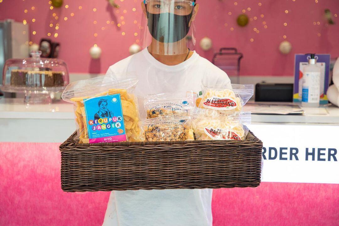 Rayakan Valentine Romantis Bareng Pasangan, di Nomi Cafe yang Bernuansa Serba Pink