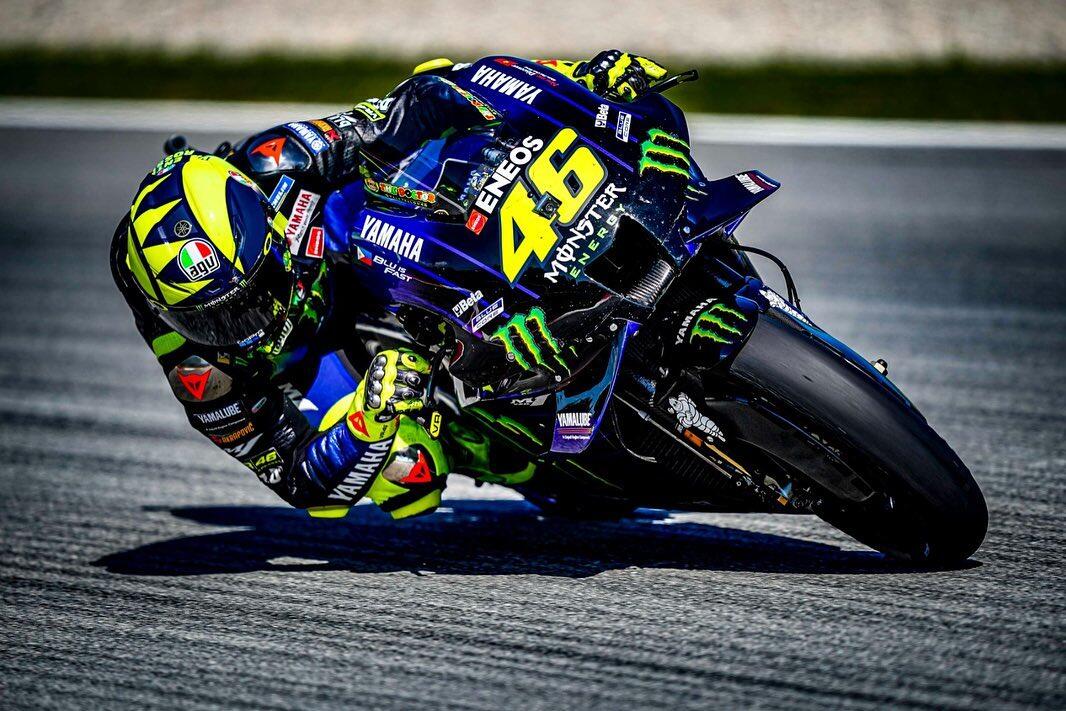 Valentino Rossi, 42 Tahun, dan Masih Aktif Balapan