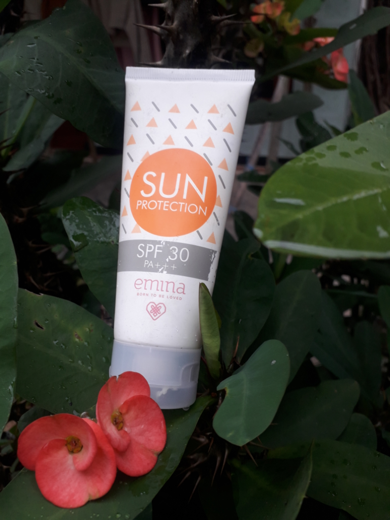 Emina Sun Protection SPF 30 PA+++, Merawat di Dalam, Melindungi dari Luar