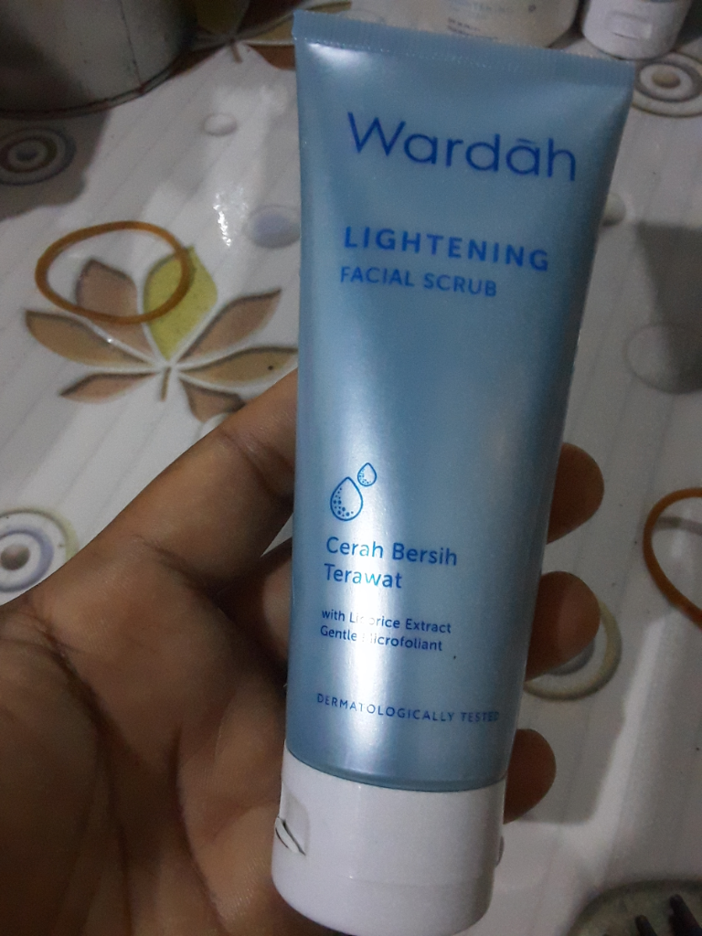 Kulit Cerah Dan Segar, Purwanti Gunakan Lightening Wardah Series!